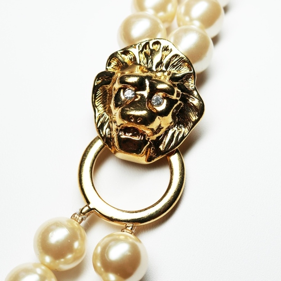 KENNETH JAY LANE LION HEAD PEARL NECKLACE - Picture 6 of 8